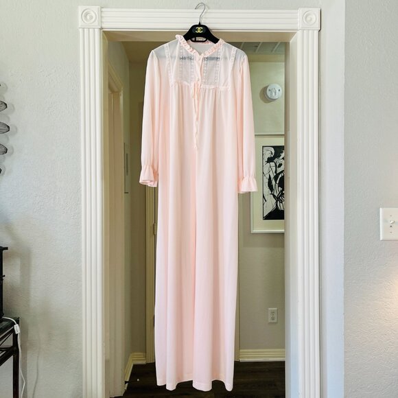 💰3/$15💰Vintage Baby Pink Sheer Peignoir dressing gown by Lorriane - Picture 16 of 17